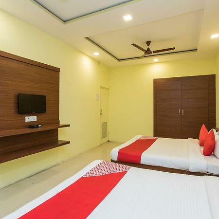 Oyo 17161 Hotel Mahalaxmi 우자인 외부 사진